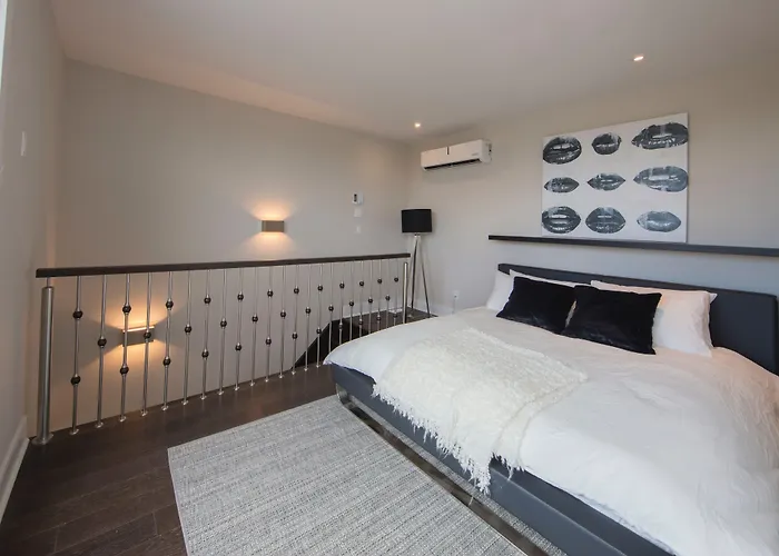 Parc Avenue LoftsHotel Montreal